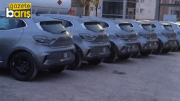 Vatandaşa park yeri bırakmayan bu esrarengiz araçlar kimin?