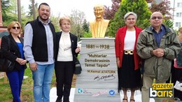 Muhtardan Yahya Kaptan’a Atatürk büstü