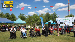 Engelsiz Bahar Şenliği’nde öğrencilerinden örnek davranış!
