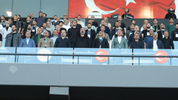 Kocaelispor-Çaykur Rizespor maçında protokolden yoğun ilgi