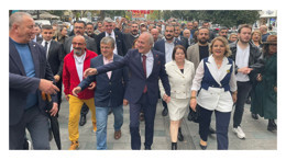 CHP'lilerden, İzmit'te yeni il başkanıyla yürüyüş