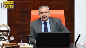 Sırrı Süreyya Önder kalp krizi geçirdi