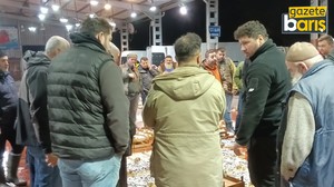 Av yasağı başladı, küçük teknelerin getirdiği balıklar mezatta satıldı