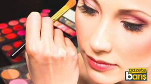 Makyaj yaparken göz sağlığınızdan olmayın