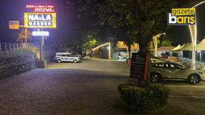 Kına gecesinde şok: Eğlenenlerin üzerine disko topu düştü!