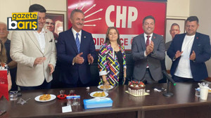 Bülent Sarı’ya bayramlaşmada doğum günü sürprizi