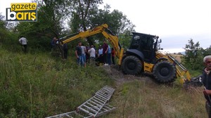 Defineci kuyusuna inek düştü: Kurtarmak saatler sürdü