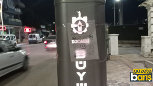 Kocaeli’de sokaklara asılan karekodlu kağıt gündem oldu