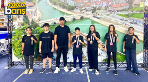 Malzemesiz çalışan boksör final oynadı