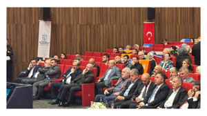 AKP’de heyecan bitmiş. Telefonlar elden düşmedi, salon boş kaldı