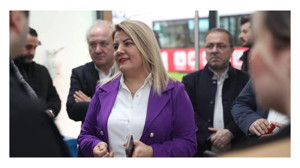 Hürriyet vites artırdı: Delegelerin evine gidiyor!