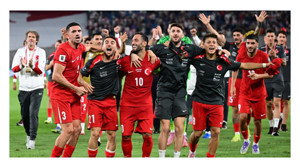 Kocaeli Stadyumu'nda bilet kalmadı, gözler meydana çevrildi