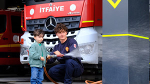 Minik öğrencilerden itfaiyeye ziyaret