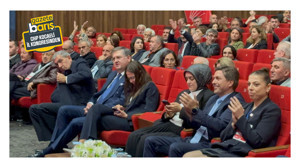 Sarı gülerek alkışladı, Yıldızlı ise bakakaldı