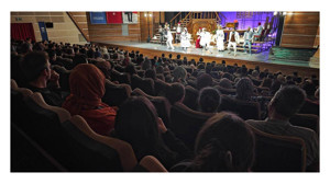 Gebze'de Şehir Tiyatroları keyifli anlar yaşattı