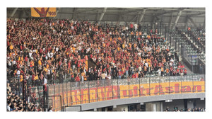 Galatasaray taraftarından Selçuk İnan tezahüratı