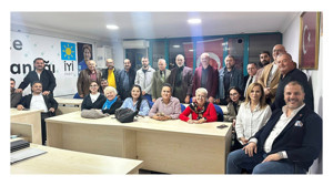İYİ Parti’de yüzler gülüyor