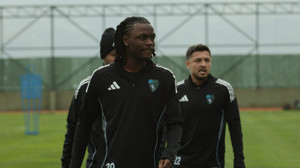 Kocaelispor taraftarının gözünden kaçmadı! Nonge'den dikkat çeken detay