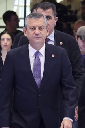 Özgür Özel bazı isimlerle yolları ayırıyor