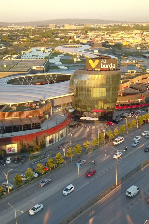 10 yılda 90 milyon ziyaretçi: 41 Burda AVM 10. yaşını kutluyor