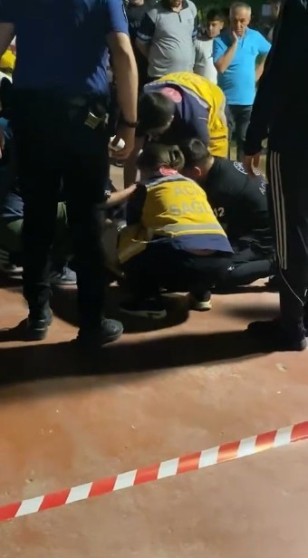 İzmit’te korku dolu anlar: Pota devrildi, 17 yaşındaki genç altında kaldı
