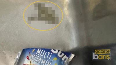 Bunu çocuklar içiyor! Meyve suyunun içinden çıkan şey korkuttu!