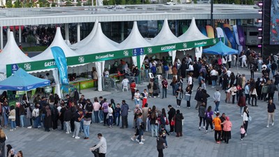 Gençler, Büyükşehir ile muhteşem anlar yaşıyor