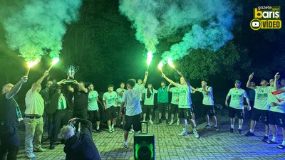 Kocaelispor’un şampiyon gençlerine gece yarısı kutlama