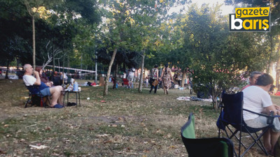 Körfezliler pazarı sahilde geçiriyor