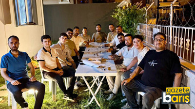 Kartepe’de dikkat çeken masa! CHP’li gençler aday hazırlığında