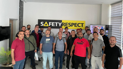 Omsa Metal işçileri fabrikayı işgal ettiler