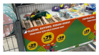 İzmit’teki zincir marketi böyle ifşa etti! Vatandaşa çöp mü satıyorlar?