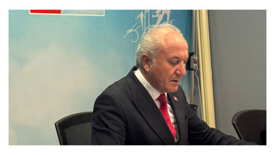 Resmen adaylığını açıkladı: Sarı’nın gözünün içine baka baka “Başarısız” dedi