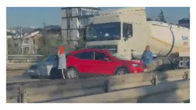 İzmit'te kaza: Trafik kilit!