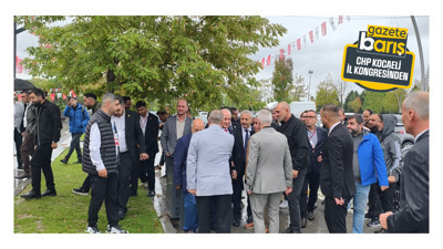 Arcan belediye personellerinin sloganlarıyla salona geldi