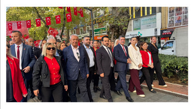 Cengiz Sarıbay yine sahnede