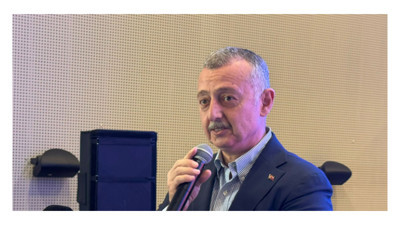 Özgür Özel'e seslendi: "Böyle bir günde siyaset konuşturduğunuz için sizi kınıyorum"