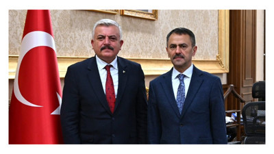 Valinin kapısından ayrılmayan MHP’li başkan linçlere sus pus oldu!