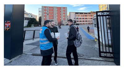 İYİ Partili Elüstü, “Okul önlerinde siyaset olmaz”