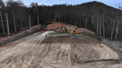 Kuzuyayla Kızak Pisti’ne yeni yürüyen bant