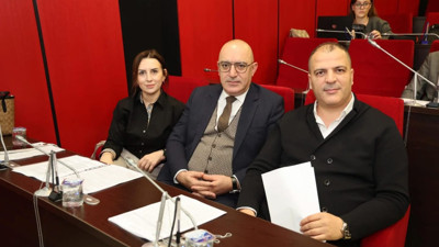 İYİ Partililer çöken binanın peşini bırakmıyor