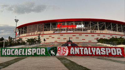 Bir pankart, iki arma, tek kardeşlik