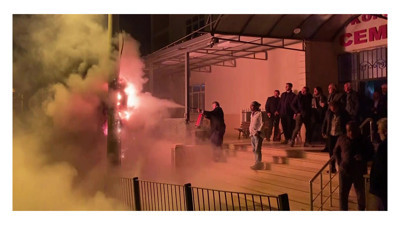 Cemevinde korku dolu anlar: Elektrik panosu patladı