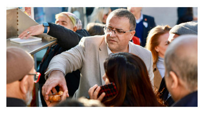 Sertif Gökçe, Gülşah Durbay için Derince’de lokma dağıttı