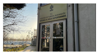 Yeni yer bekleniyor: Kocaeli İl Halk Kütüphanesi’nde kitaplar toplandı!