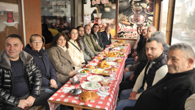 CHP’li Arcan Darıca’da esnaflarla kahvaltıda buluştu