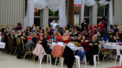 Kadınlar Gölcük’te moral depoladı