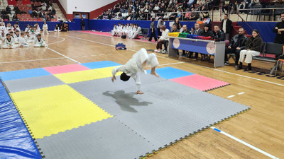 Kocaeli’de 470 Taekwondo sporcusu kuşak atladı