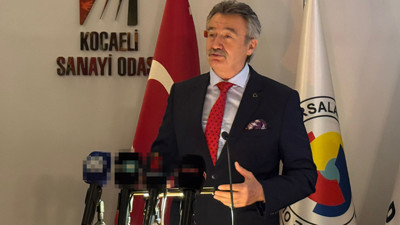 Eski bakan Kocaeli’de konuştu: “İşi bilmiyorlar!”