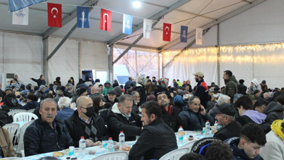 Gebze Kent Meydanı’nda Ramazan sofraları binleri buluşturuyor